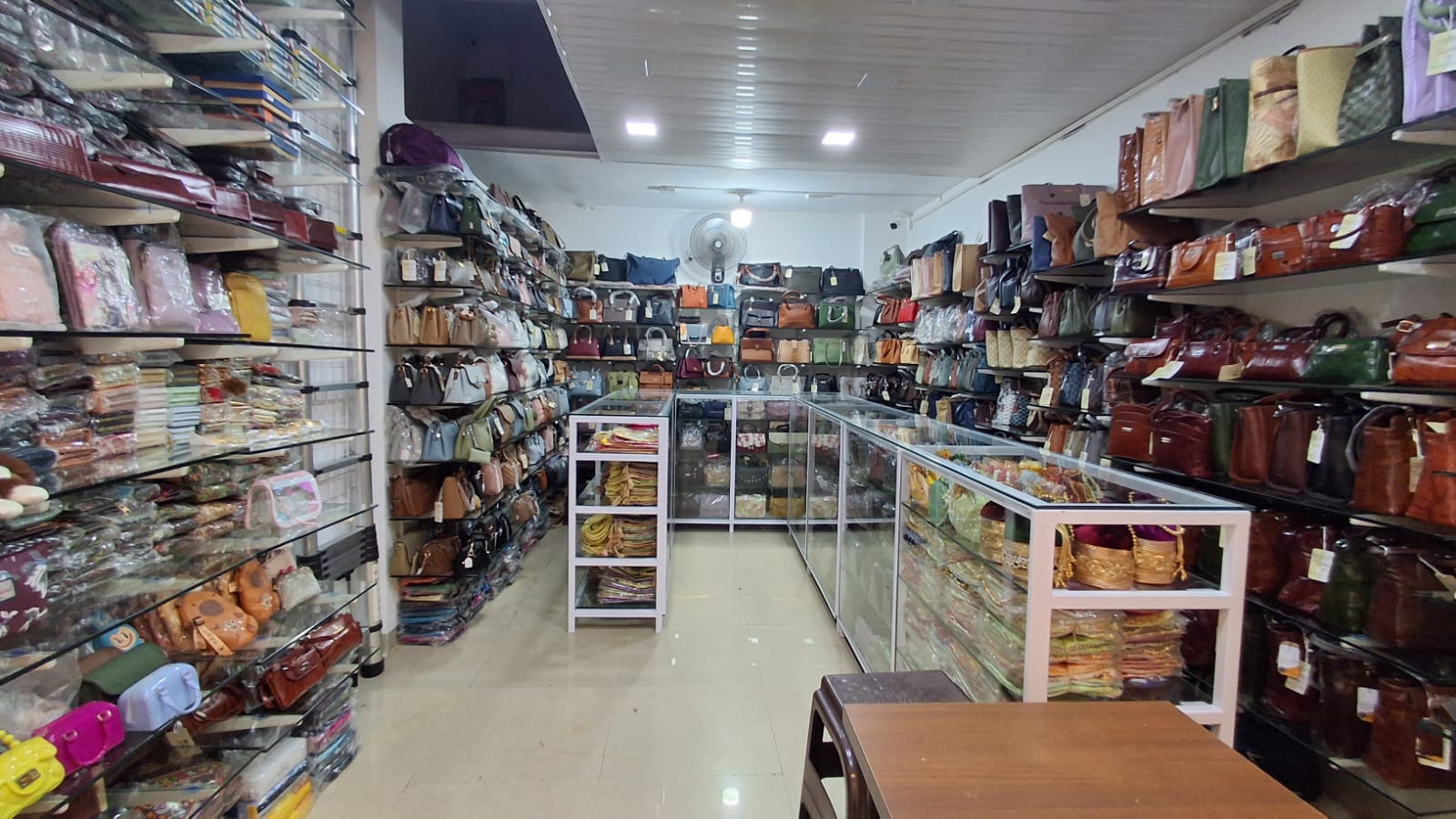 Aboli Store Interior Showcase